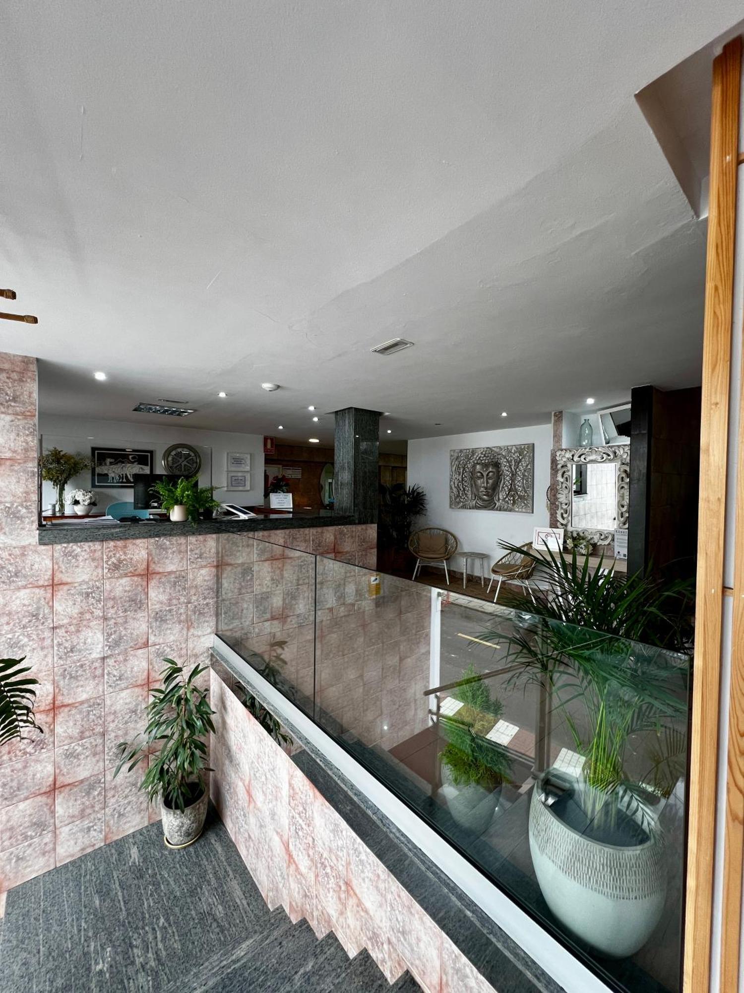 Hostal Residencia Cardona Арресифе Экстерьер фото